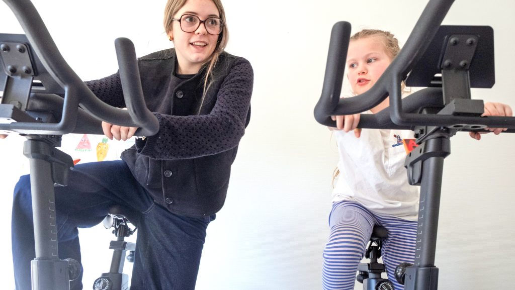 Activité sportive au local de la Maison des familles d'Amiens. Photo Dominique Levesque 2025