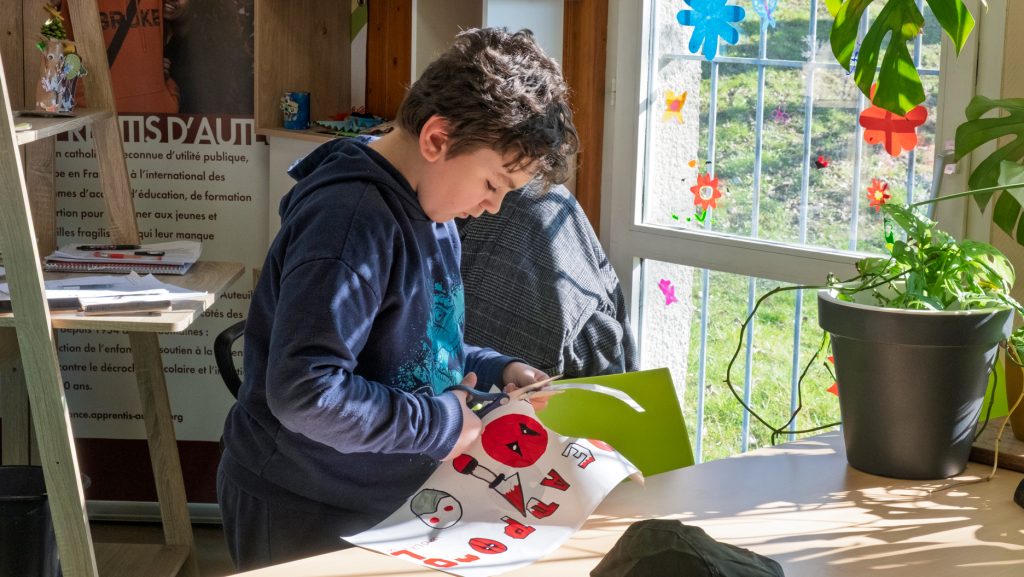 Activités pour les jeunes au local de la Maison des familles d'Amiens. Photo Dominique Levesque 2025