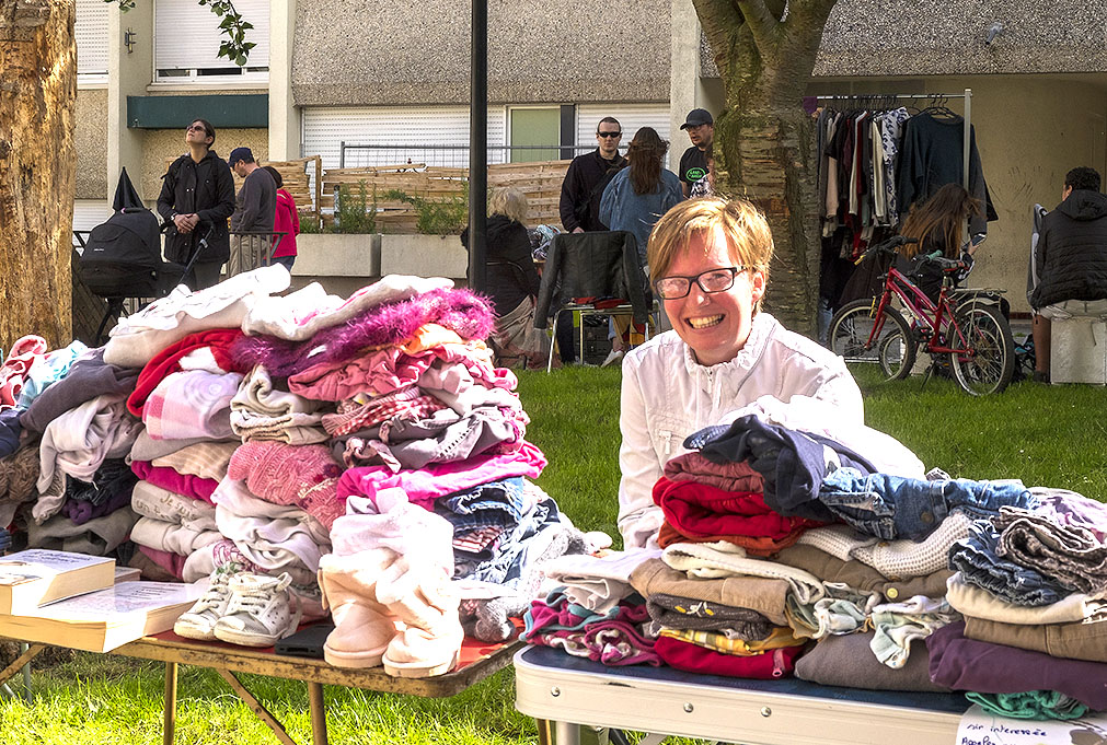 exposants à la rèderie du Comité de quartier