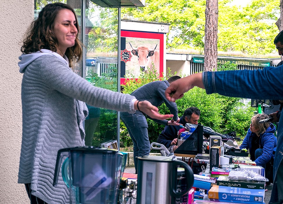 rederie Une vente à la réderie du Comité de quartier