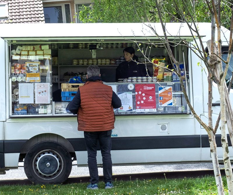 La Dépanneuse, l’épicerie solidaire mobile de Coalia, vient à votre rencontre tous les mercredis de 14h30 à 15h30 devant le Centre culturel Jacques Tati.