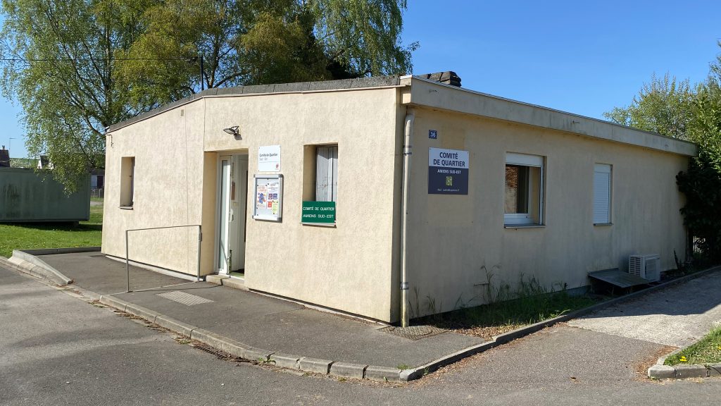 Le local du Comité de quartier Amiens Sud-Est est situé 36 rue Jean-Marc Laurent, en face du gymnase.