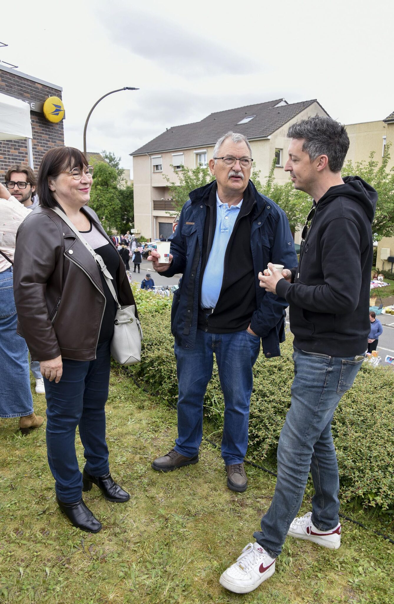 Valérie El Gana, présidente de l'ACIP, Didier Loncke, président du Comité de quartier Amiens Sud-Est, et Pierre Savreux, Vice-président d'Amiens Métropole chargé des patrimoines, à la réderie du quartier Sud-Est.